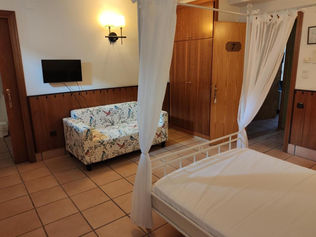 Hostal Tastavins Peñarroya de Tastavins Εξωτερικό φωτογραφία